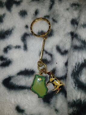 Gold-Tone Keychain with Wisconsin State Charm & COW
